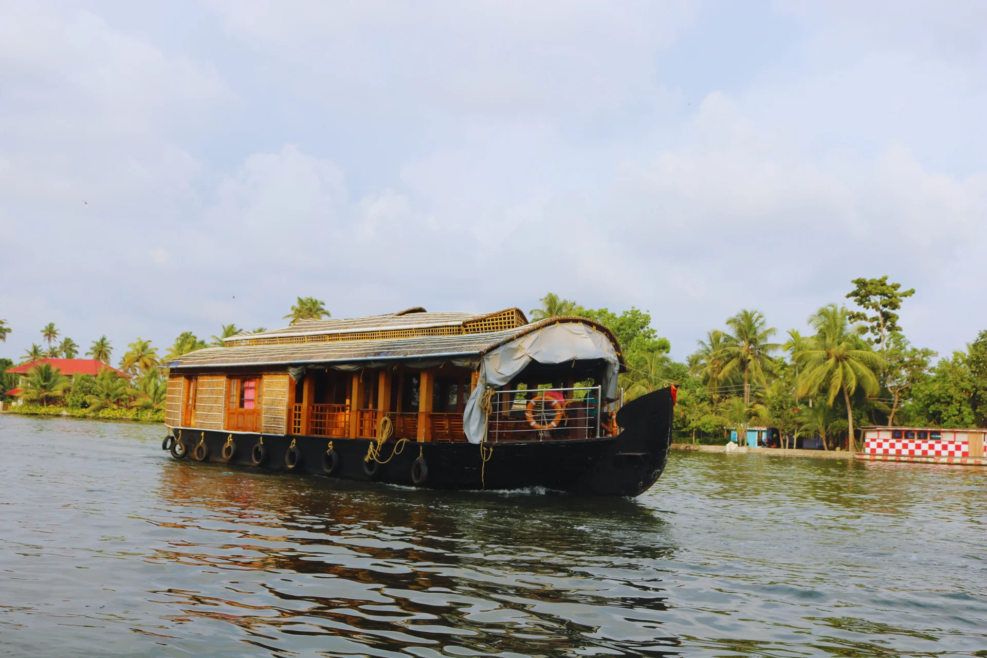 Cochin to Alleppey Houseboat(1.5 hrs)